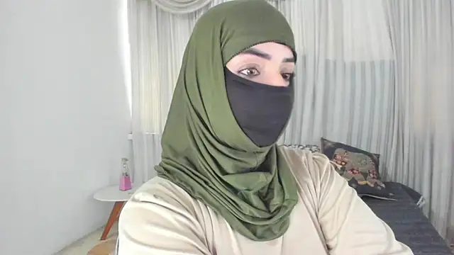 Snapshot of Uzra_hayed chatting on 05/11/26, 04:04 Uzra hayed online show from 05/11/26, 04:04
