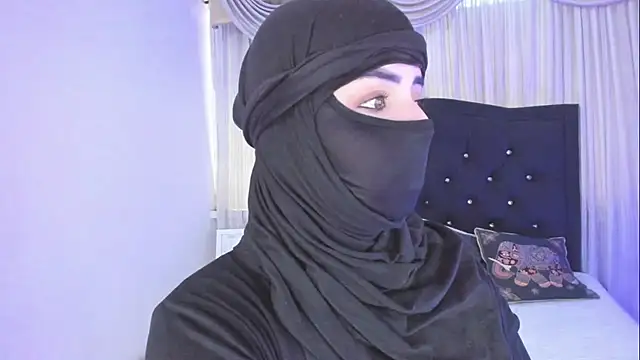 Snapshot of Uzra_hayed chatting on 02/17/26, 05:43 Uzra hayed online show from 02/17/26, 05:43