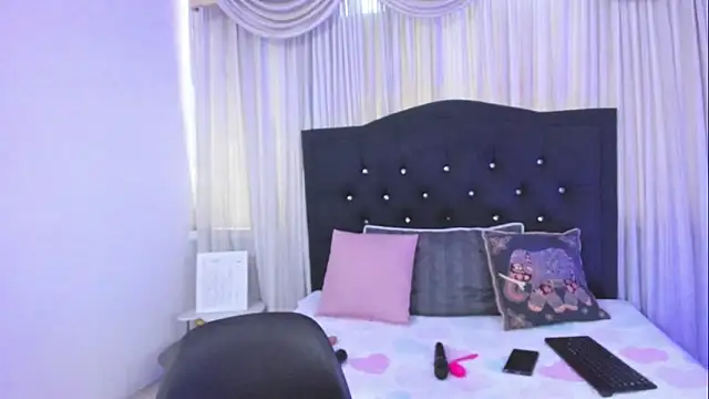 Snapshot of Uzra_hayed chatting on 02/20/26, 06:43 Uzra hayed online show from 02/20/26, 06:43