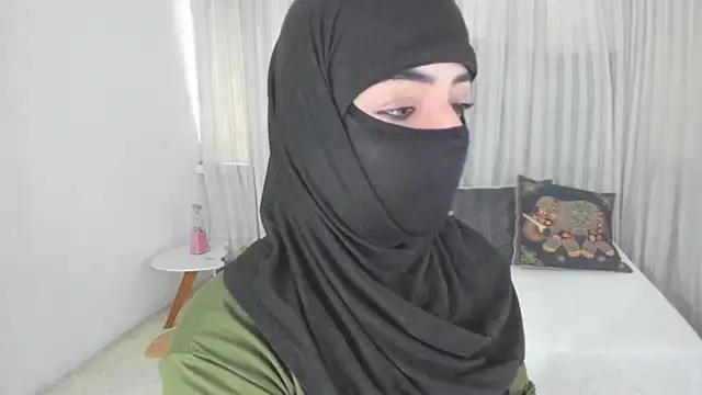 Snapshot of Uzra_hayed chatting on 05/29/26, 02:45 Uzra hayed online show from 05/29/26, 02:45