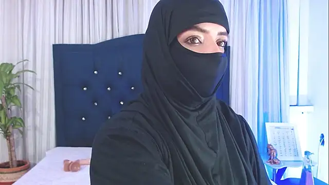 Snapshot of Uzra_hayed chatting on 03/08/25, 01:39 Uzra hayed online show from 03/08/25, 01:39