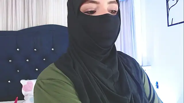 Snapshot of Uzra_hayed chatting on 02/27/25, 07:26 Uzra hayed online show from 02/27/25, 07:26