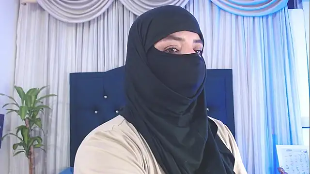 Snapshot of Uzra_hayed chatting on 03/19/25, 11:14 Uzra hayed online show from 03/19/25, 11:14