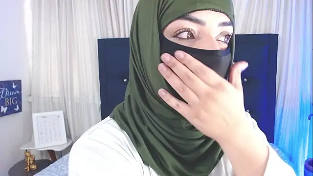 Snapshot of Uzra_hayed chatting on 09/12/25, 12:38 Uzra hayed online show from 09/12/25, 12:38