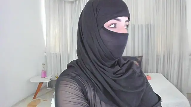Snapshot of Uzra_hayed chatting on 05/07/26, 02:20 Uzra hayed online show from 05/07/26, 02:20