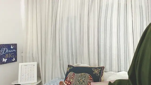 Snapshot of Uzra_hayed chatting on 09/08/25, 07:24 Uzra hayed online show from 09/08/25, 07:24