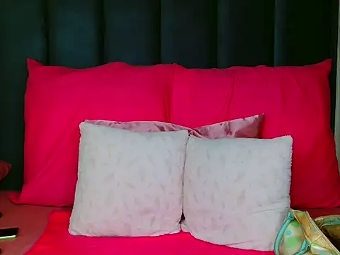 Snapshot of Kiaralane_xx chatting on 09/19/25, 05:33 Kiaralane xx online show from 09/19/25, 05:33