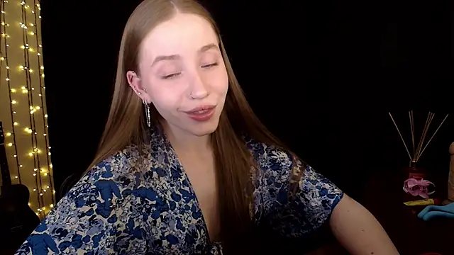 Snapshot of SindiWatsoon chatting on 05/26/26, 05:22 SindiWatsoon online show from 05/26/26, 05:22