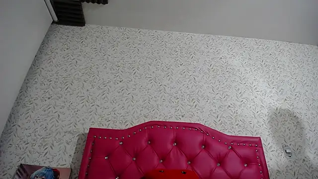 luly pink online show from 09/27/25, 04:07