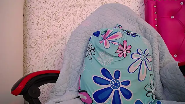 luly pink online show from 11/29/25, 04:01