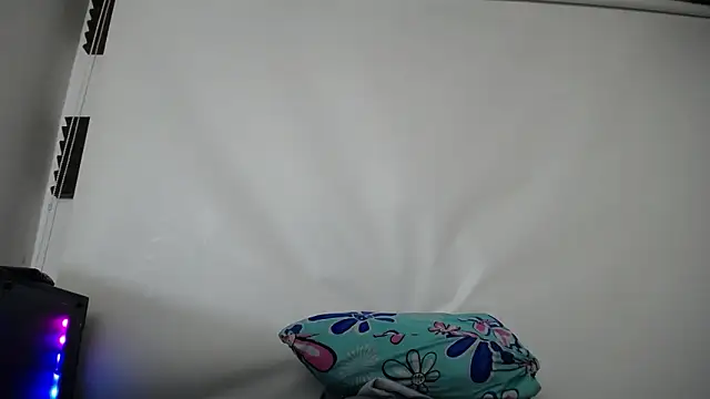 luly pink online show from 12/20/25, 03:09