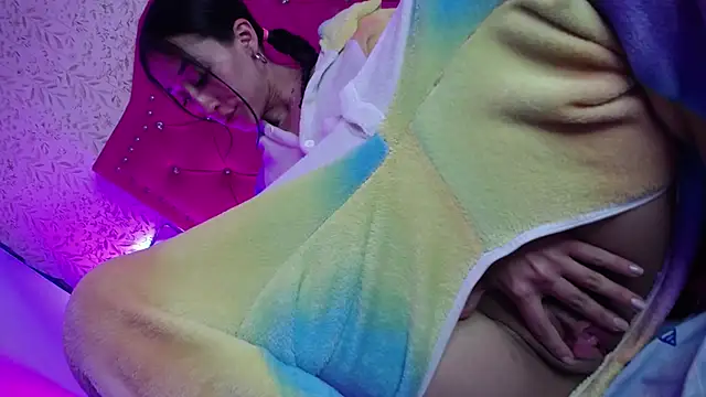 luly pink online show from 02/25/26, 12:38