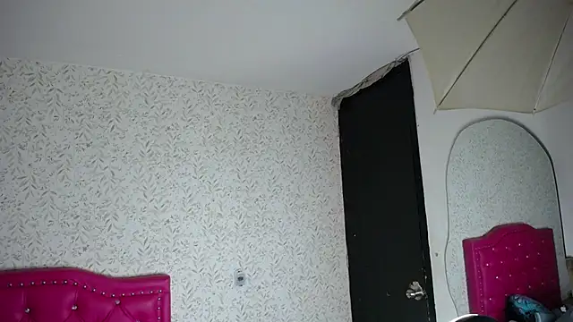 luly pink online show from 12/16/25, 04:06