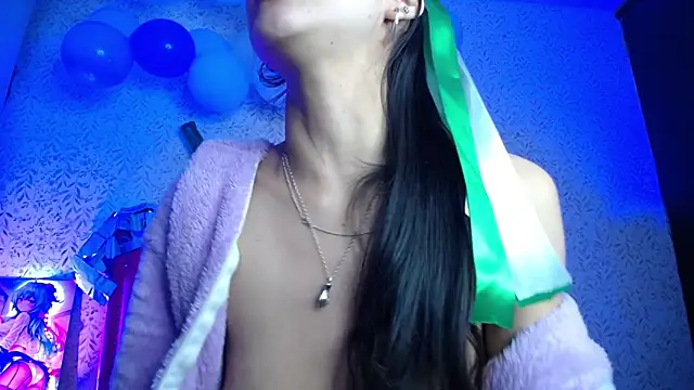 luly pink online show from 10/01/25, 04:06