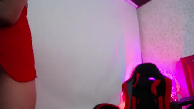 luly pink online show from 11/28/25, 04:01