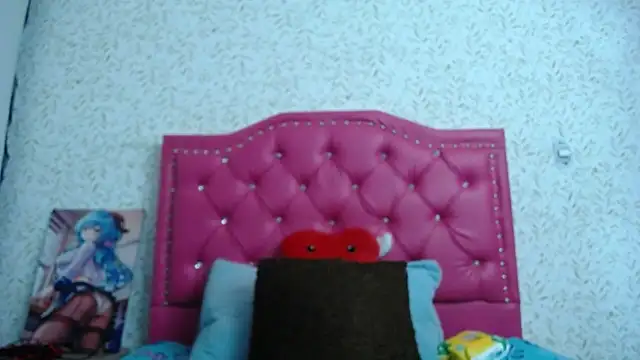 luly pink online show from 09/25/25, 03:34