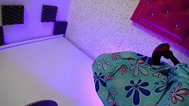 luly pink online show from 01/08/26, 04:07