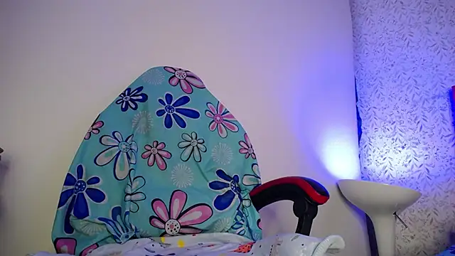 Snapshot of luly_pink chatting on 03/21/26, 03:41 luly pink online show from 03/21/26, 03:41
