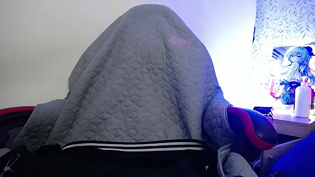 luly pink online show from 11/12/25, 03:32