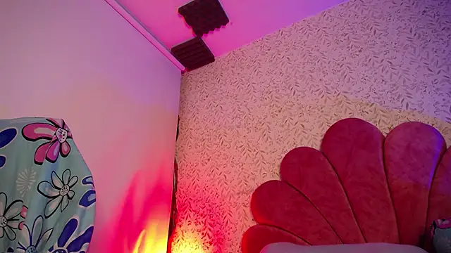Snapshot of luly_pink chatting on 05/30/26, 04:41 luly pink online show from 05/30/26, 04:41