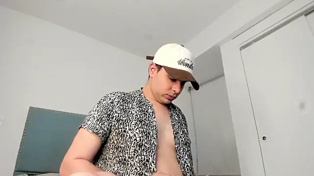Latin boy surprisee online show from 07/09/26, 12:11