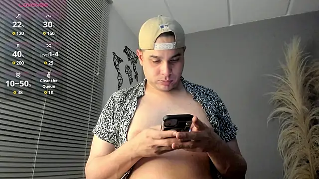 Latin boy surprisee online show from 12/01/25, 11:38