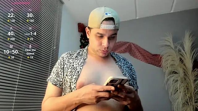 Snapshot of Latin_boy_surprisee chatting on 01/07/26, 01:21 Latin boy surprisee online show from 01/07/26, 01:21