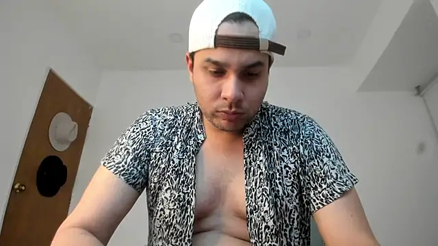 Latin boy surprisee online show from 07/12/26, 12:55