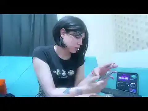 Snapshot of Arab_tgirl chatting on 12/20/24, 01:58 Arab tgirl online show from 12/20/24, 01:58