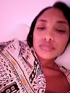 VictoireFeller online show from 12/15/25, 04:29