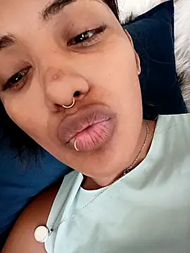 VictoireFeller online show from 01/06/26, 03:16