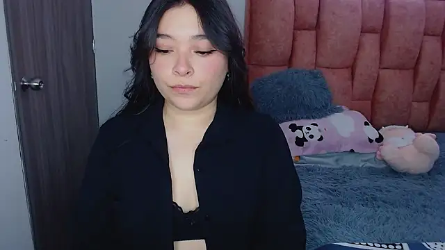 nahia  2 online show from 02/18/26, 03:52