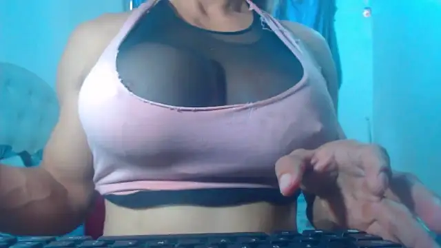 Snapshot of DanielaMuscleTS chatting on 03/03/26, 06:37 DanielaMuscleTS online show from 03/03/26, 06:37