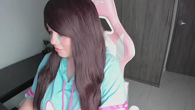 Snapshot of _hikaru_arimura chatting on 10/25/25, 02:33 hikaru arimura online show from 10/25/25, 02:33