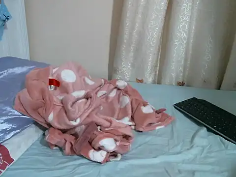 Snapshot of Hotellen chatting on 11/26/25, 06:19 Hotellen online show from 11/26/25, 06:19