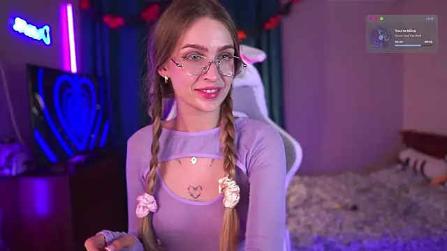 Kamila icee online show from 11/13/25, 10:57