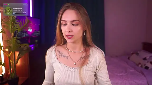 Kamila icee online show from 10/10/25, 07:58