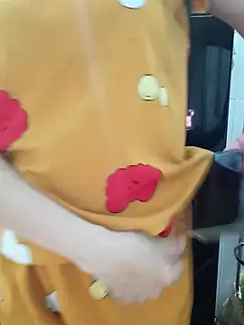 Snapshot of Ngocnhi2k chatting on 12/26/24, 01:21 Ngocnhi2k online show from 12/26/24, 01:21