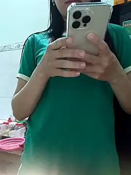 Snapshot of Ngocnhi2k chatting on 12/12/24, 01:28 Ngocnhi2k online show from 12/12/24, 01:28