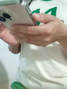 Snapshot of Ngocnhi2k chatting on 12/10/24, 01:33 Ngocnhi2k online show from 12/10/24, 01:33