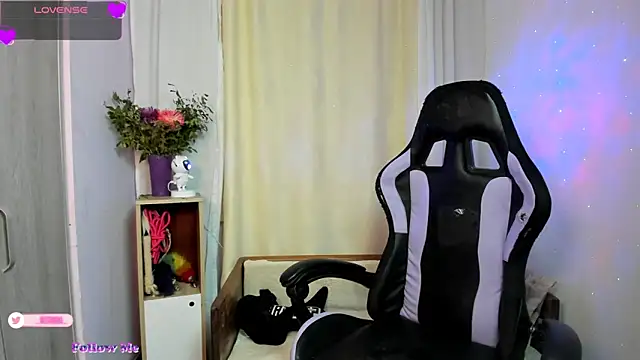 Snapshot of setzuna_ chatting on 09/19/25, 04:05 setzuna online show from 09/19/25, 04:05