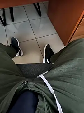 onbifeet online show from 10/30/25, 02:04