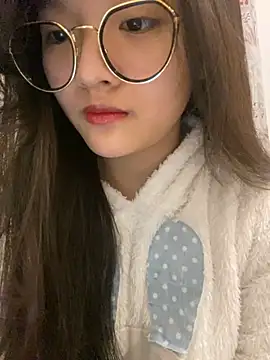 Snapshot of Krixxi22 chatting on 01/04/25, 03:28 Krixxi22 online show from 01/04/25, 03:28