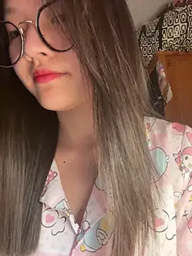 Krixxi22 online show from 11/16/25, 02:33