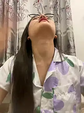 Snapshot of Krixxi22 chatting on 03/05/25, 02:45 Krixxi22 online show from 03/05/25, 02:45