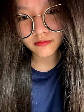 Krixxi22 online show from 12/17/25, 02:11