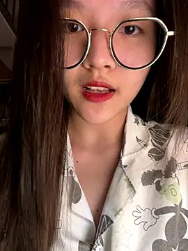 Snapshot of Krixxi22 chatting on 10/19/25, 05:48 Krixxi22 online show from 10/19/25, 05:48
