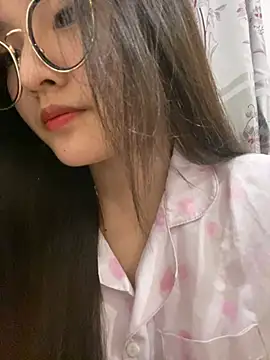 Snapshot of Krixxi22 chatting on 03/07/25, 02:56 Krixxi22 online show from 03/07/25, 02:56