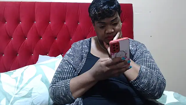 Snapshot of MIGHTYASSS chatting on 10/04/25, 06:26 MIGHTYASSS online show from 10/04/25, 06:26