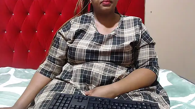 Snapshot of MIGHTYASSS chatting on 11/10/25, 06:29 MIGHTYASSS online show from 11/10/25, 06:29